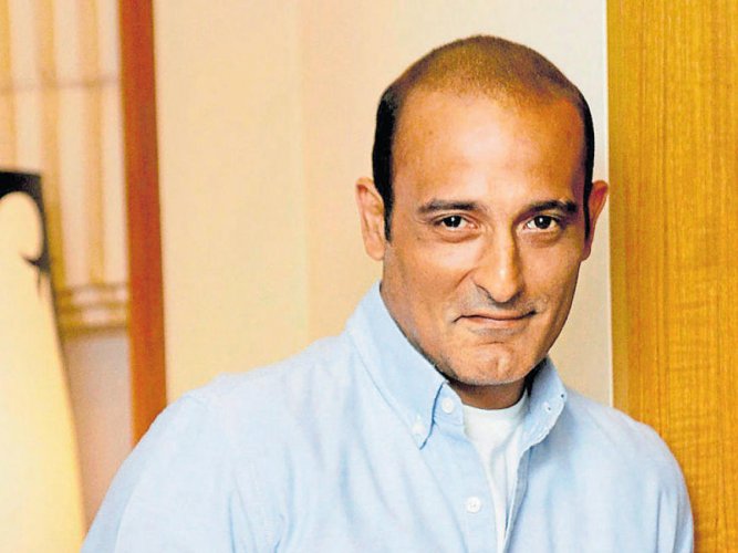 Akshaye Khanna Biography, Age, Wiki, Height, Weight, Girlfriend, Family