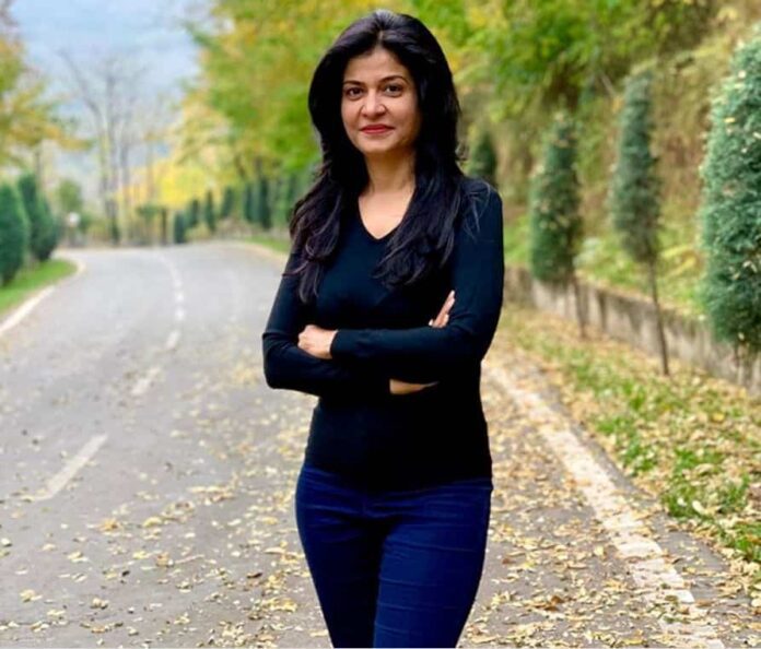 Anjana Om Kashyap Biography, Age, Wiki, Height, Weight, Boyfriend, Family & More - Rivopaper