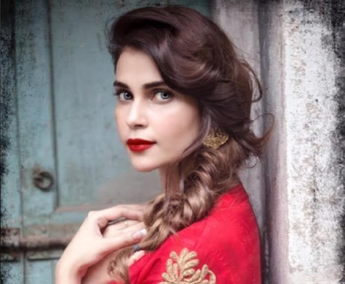 Lisha Sharma Biography, Age, Wiki, Height, Weight, Boyfriend, Family & More lisha sharma 696x574 2 - Lisha Sharma Biography, Age, Wiki, Height, Weight, Boyfriend, Family & More