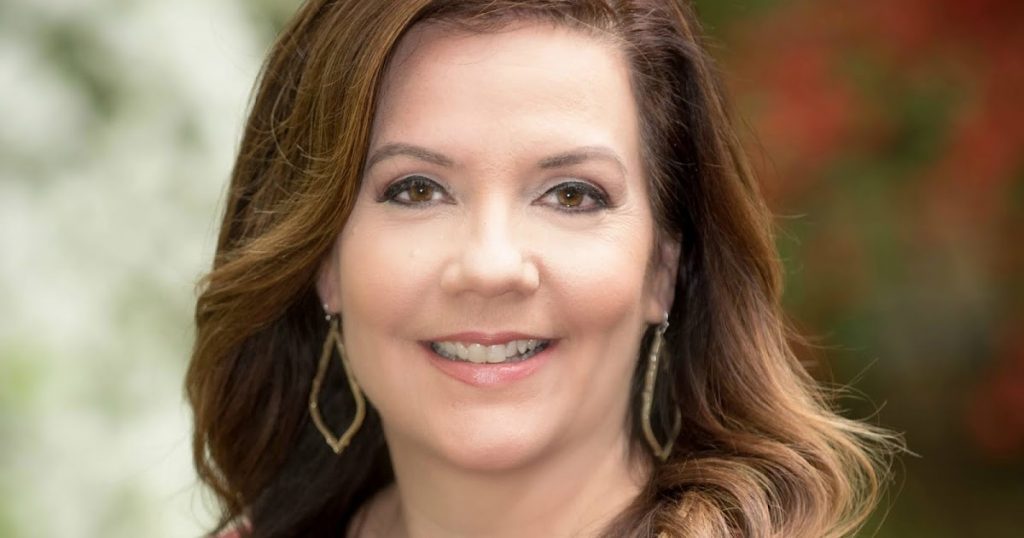 Mollie Hemingway, Married, Husband, Children, Bio, Net Worth, Height